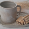 Petit plat ovale, sous tasse ou vide poche en grès fait main en France. Eclore Provence Ceramics Studio