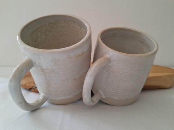 tasse en grès fait main en France. Eclore Provence Ceramics Studio