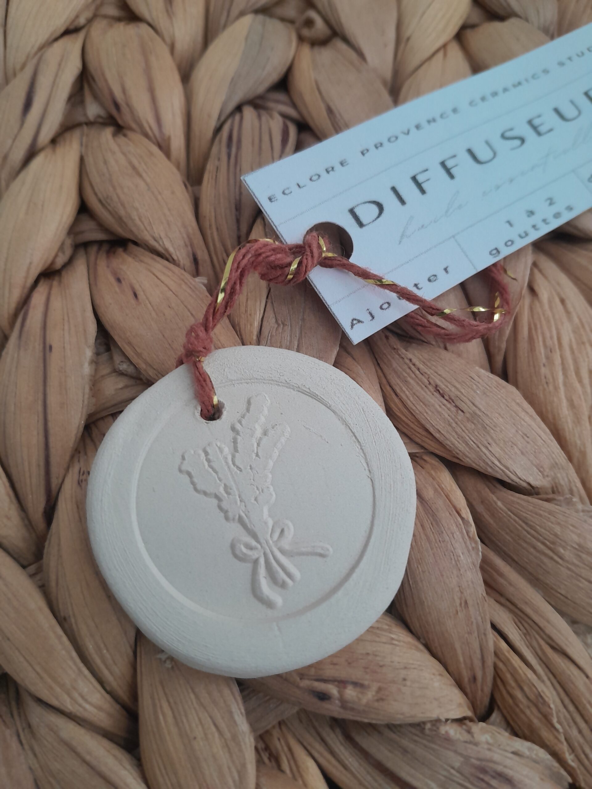 Médaillon diffuseur d'huile essentielle